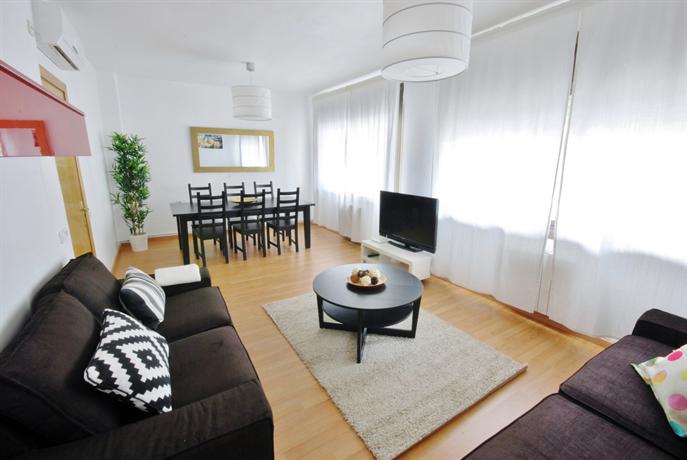 Spacious 8 people apartment Next city center