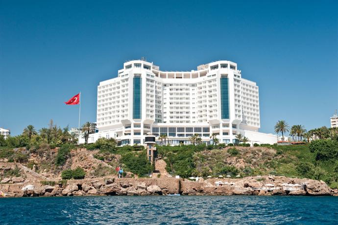 Akra Barut