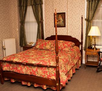Yankee Pedlar Inn