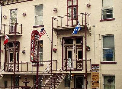 Auberge Louisbourg Hotel