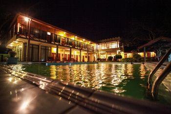 Oak Ray Lake Resort