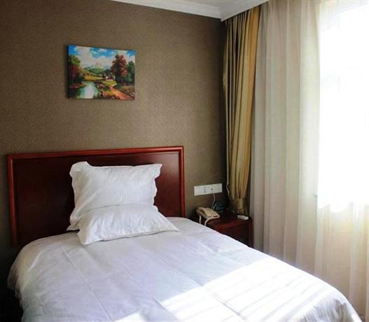 Green Tree Inn Yixing Coach Station Express Hotel