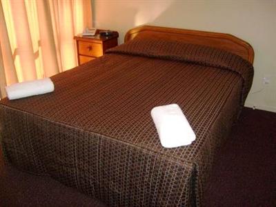 Hobson Motor Inn & Wings