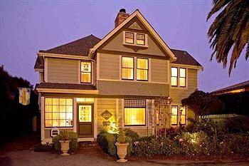 Old Thyme Inn Bed and Breakfast