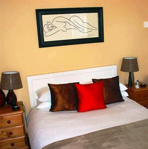 Four Oaks Guest House