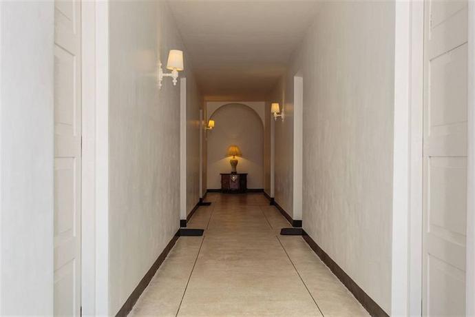 Royce Boutique Hotel