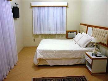 Rovi Plaza Hotel