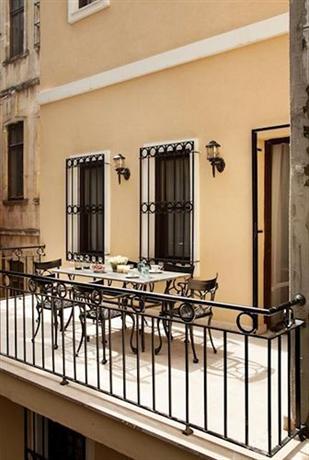 Gravis Suites