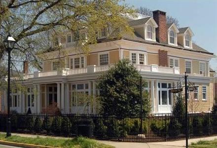 Inn at 202 Dover