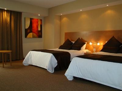 La Posada Hotel and Suites