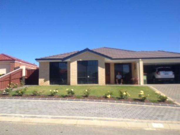 Homestay in Mindarie near Ocean Keys