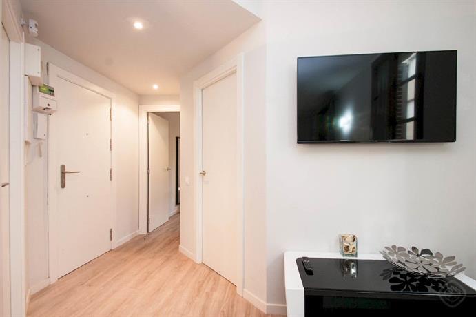 Roger Flor Apartments