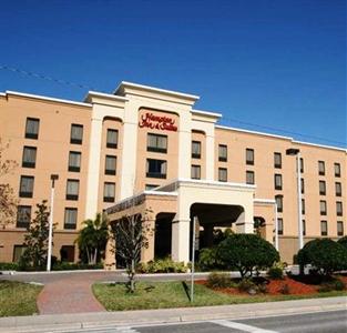 Hampton Inn & Suites Largo