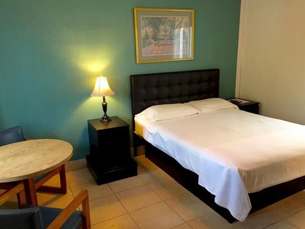 Nokomis Inn and Suites
