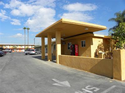 Harbor Inn and Suites