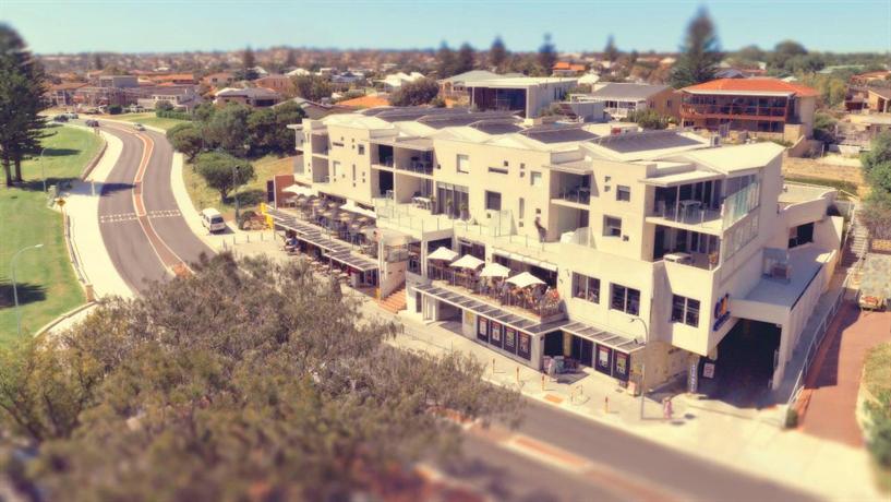 Mullaloo Beach Hotel