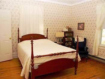 The Thompson House Bed and Breakfast at Harmony Hills