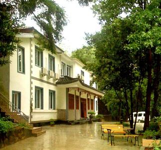 Pine Ridge Lodge