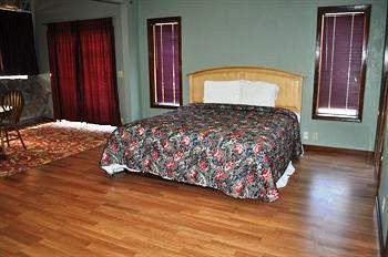 Mountain Trail Lodge