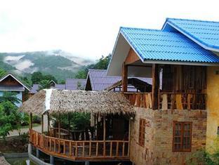 Fah Sai Riverview Accommodation