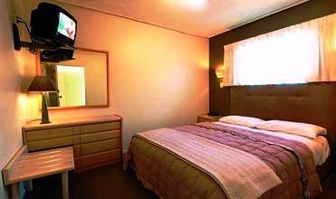Farrys Motel / Apartments