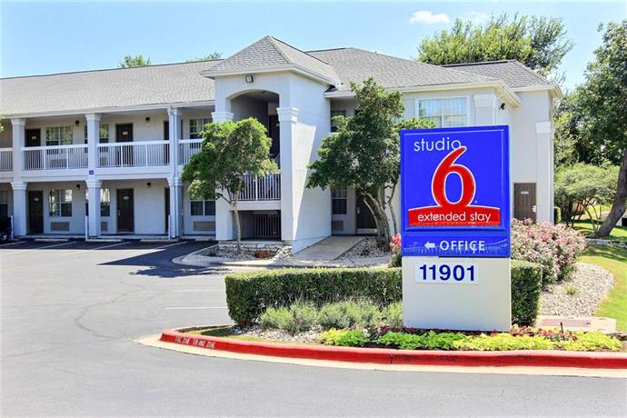 Studio 6 Austin Northwest