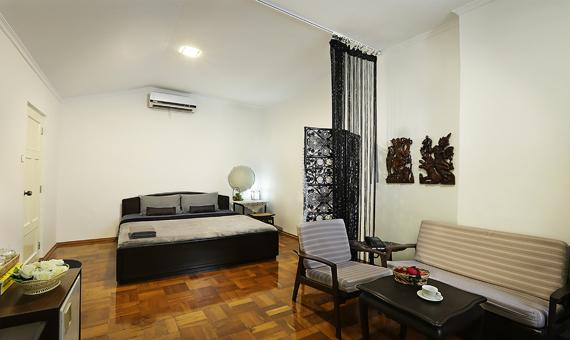 Tai Pan Motel