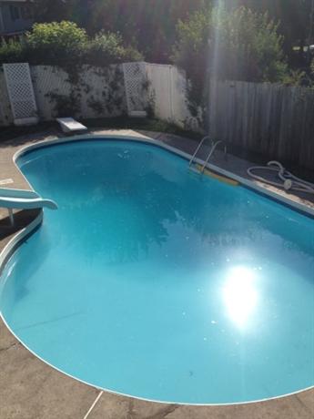 Homestay in Dollard-des-Ormeaux near Sunnybrooke Station