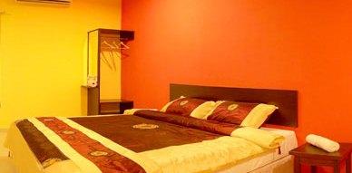 Wau Hotel & Cafe