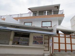 Molinas White House Resort A