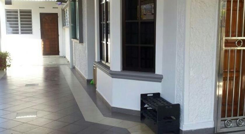 Carol Guesthouse