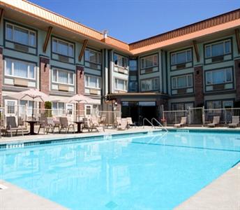 Howard Johnson Suites Victoria