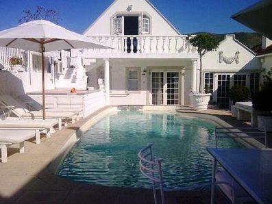 56 Mitchell Street Guest House & Spa