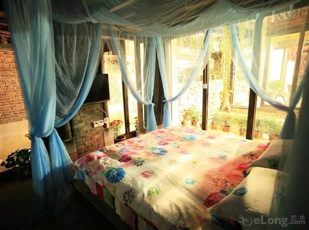 Lijiang Zuixiangsi Inn