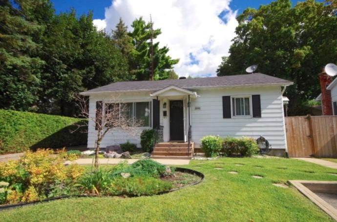 Homestay in Pierrefonds-Roxboro near Roxboro-Pierrefonds Station