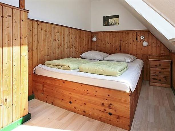 Two-Bedroom Holiday home in Svaneke 4