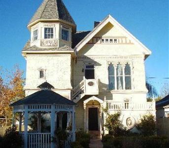 The Victorian Mansion at Los Alamos