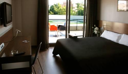Tach Hotel