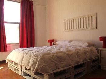 Karamba Hostel