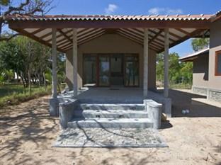 Nagenahira Beach Villa