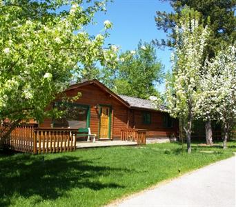 Creekside Cabin Fairmont Hot Springs