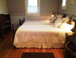 Albion Inn Ashland Oregon