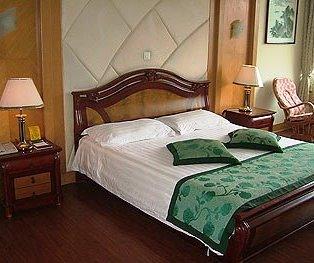 Phoenix Lake Hotel