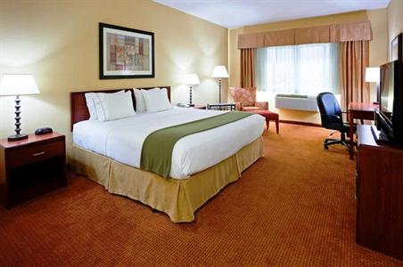 Holiday Inn Express Hotel & Suites Stevens Point-Wisconsin Rapids