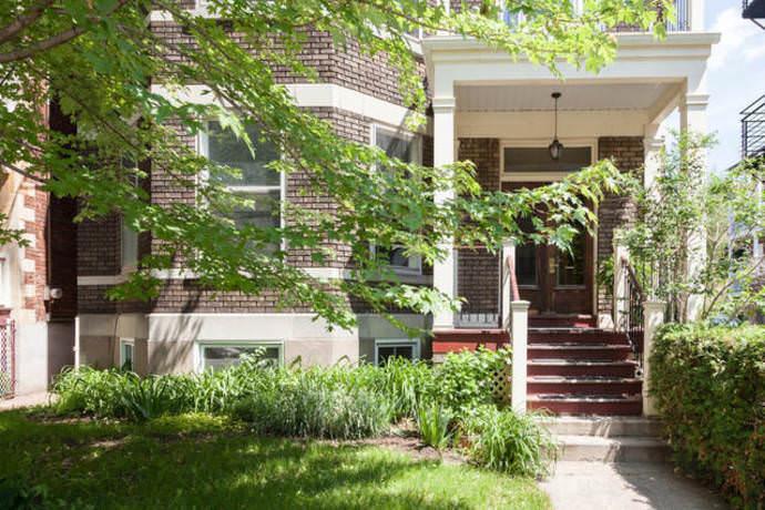 Homestay in Cote-des-Neiges-Notre-Dame-de-Grace near Vendome Metro Station