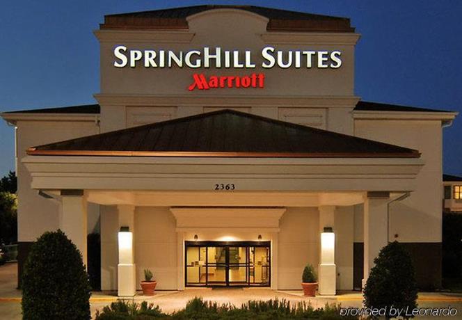 SpringHill Suites NW Hwy at Stemmons I-35E