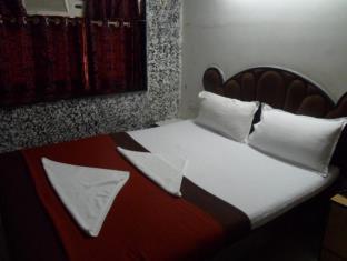 Hotel Happyland