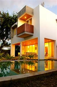 So Beach Villas