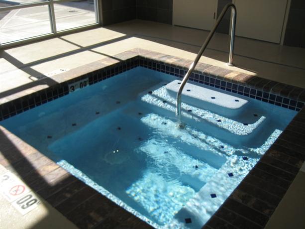 Holiday Inn Express & Suites Sumner
