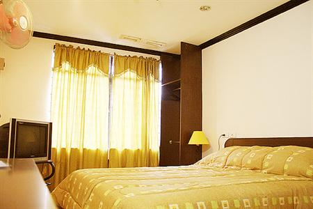 La Guardia Hotel